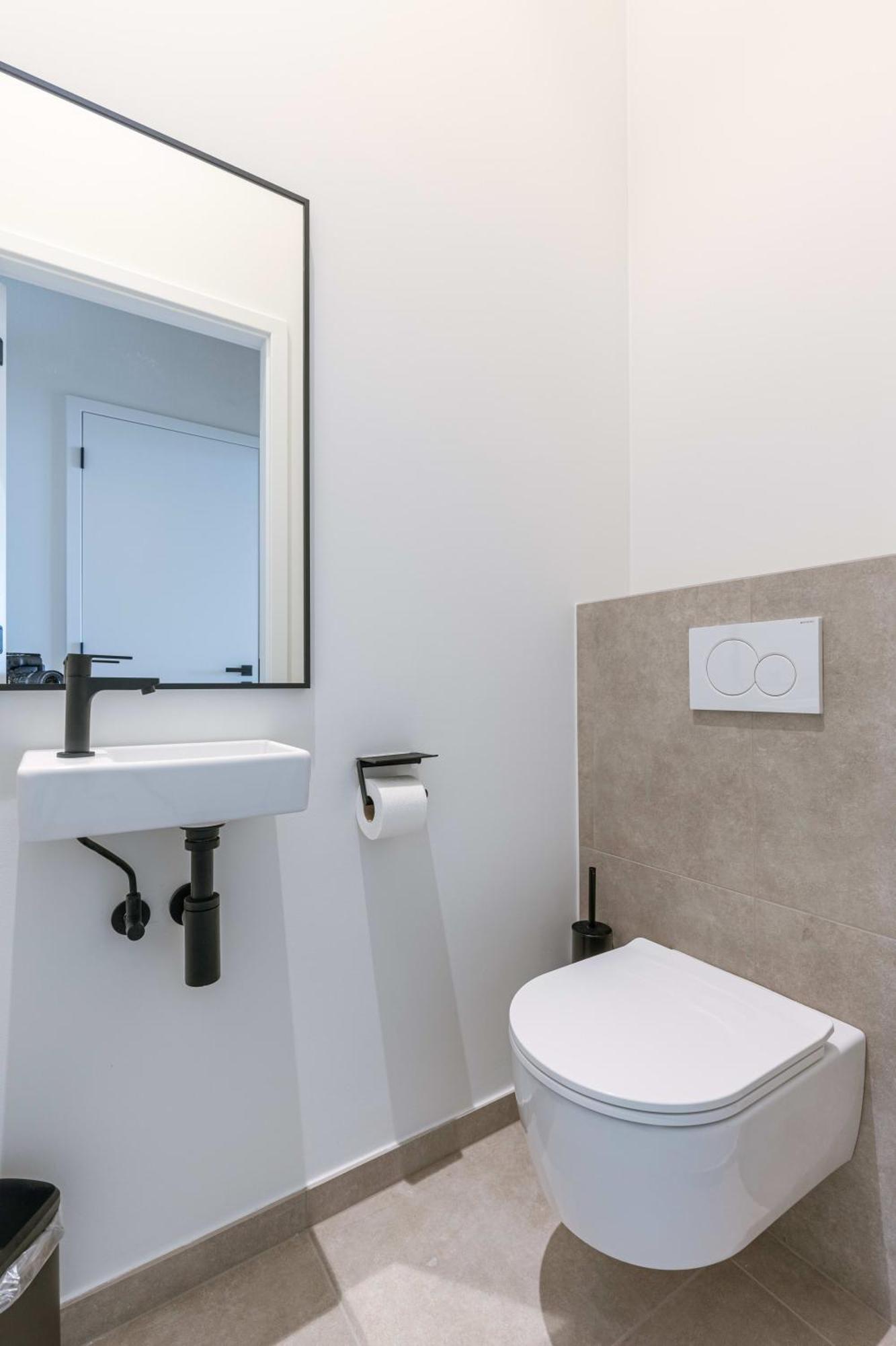 Huswell - Seafront Apartment With Stunning Views Остенде Екстериор снимка